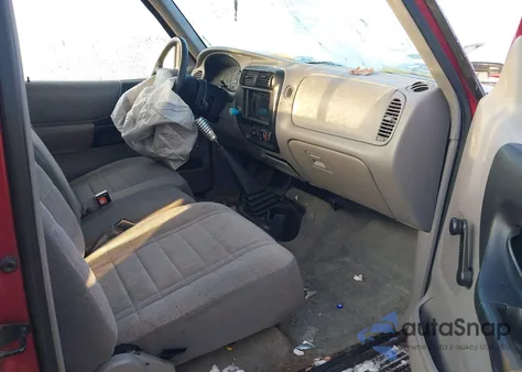 1996 Ford Ranger z USA, uszkodzony, nr VIN 1FTCR10A3TPB61486
